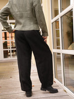 Buks "Loose" 185gr Horn knapper Sort