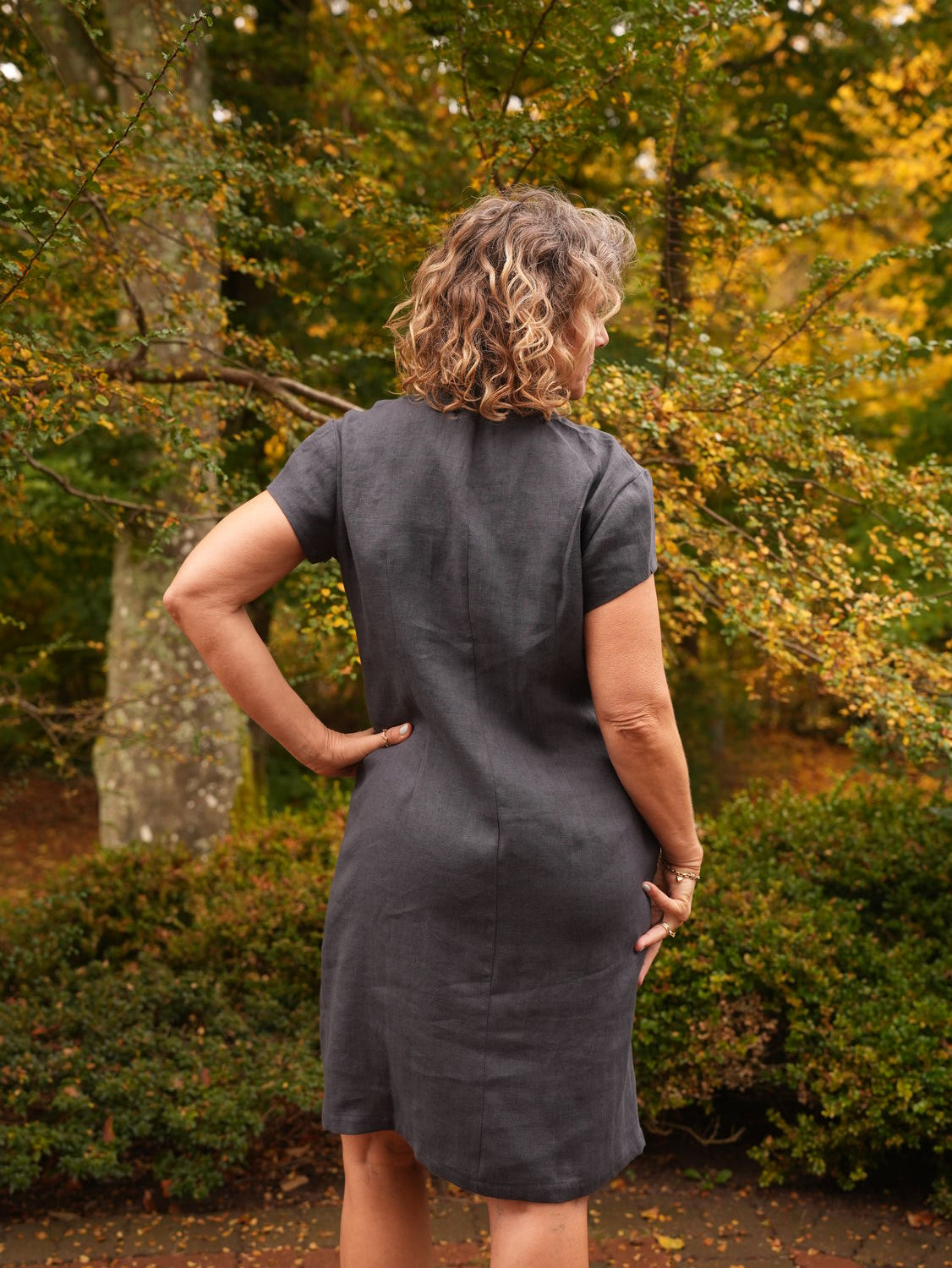 Kjole “Twist” med lommer Stålblå